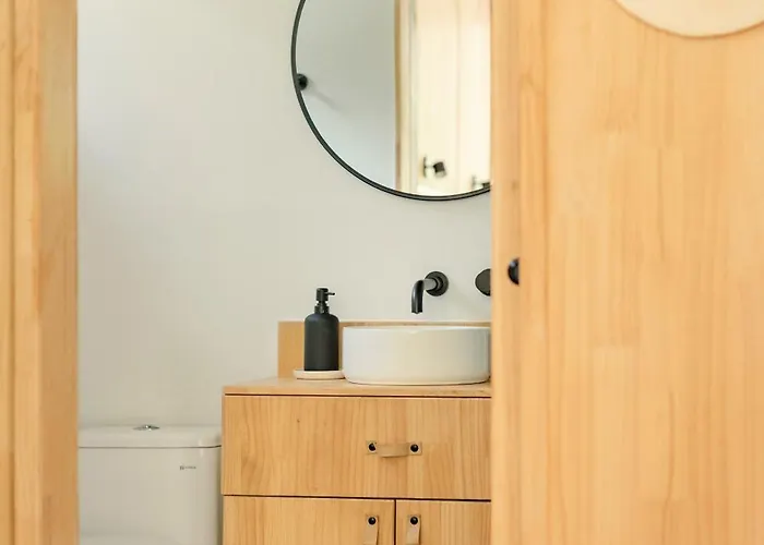 Earth Tones - Cozy, Intimate Haven With Bedside Mountain View Lodge